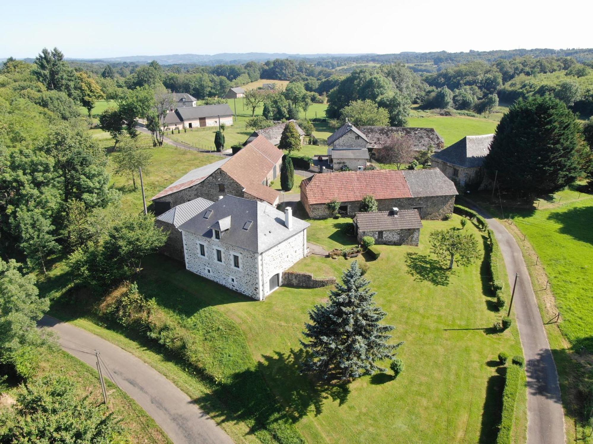 Maison Dans Ancien Corps De Ferme 4 A 6 Personnes Saint-Clement  Bagian luar foto
